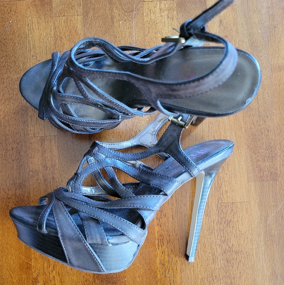 Shi by Journeys strappy  platform spike heels - Picture 11 of 16